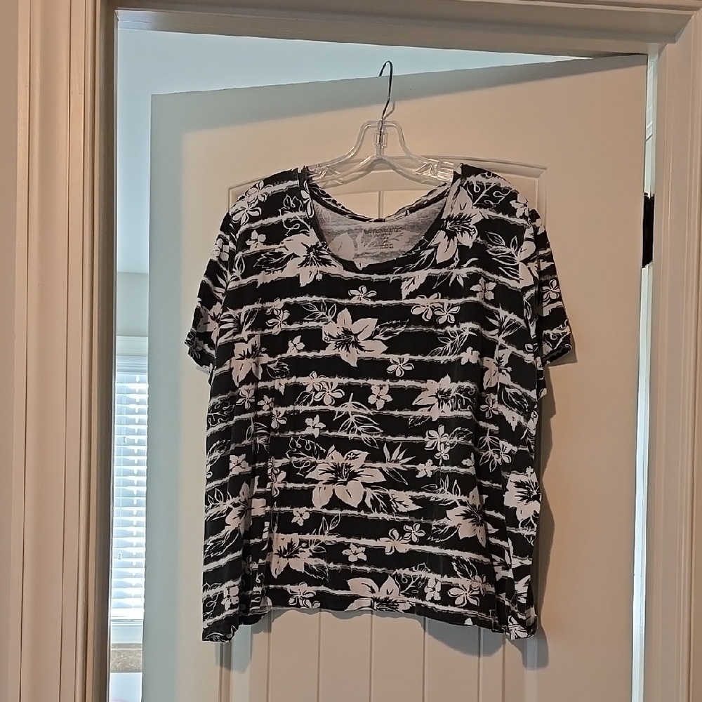 Black and White Floral Women's Top